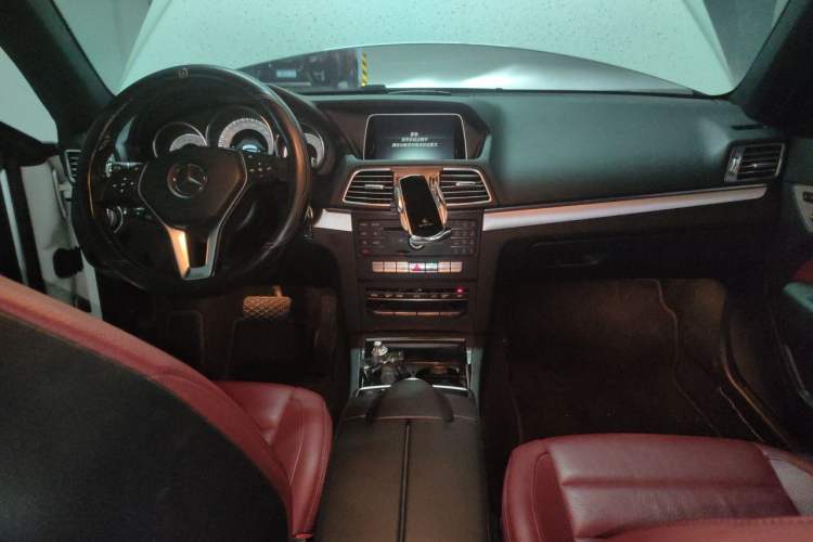 Used Mercedes-Benz E-Class 2014 E 200 Coupe Center Console