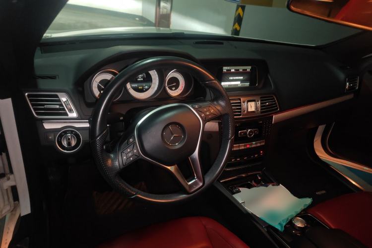 Used Mercedes-Benz E-Class 2014 E 200 Coupe Center Console
