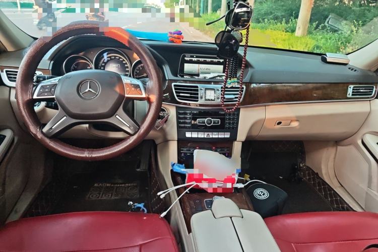 Used Mercedes-Benz E-Class 2014 E 260 L Center Console