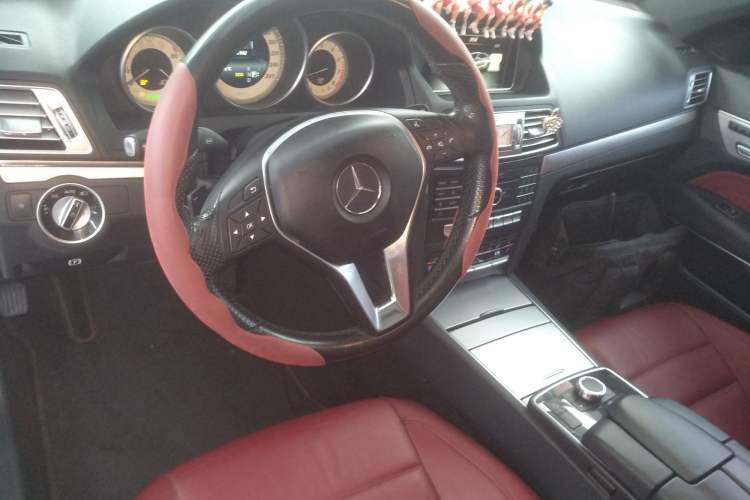 Used Mercedes-Benz E-Class 2014 E 260 Coupe Center Console