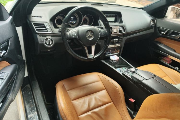 Used Mercedes-Benz E-Class 2014 E 200 Coupe Center Console