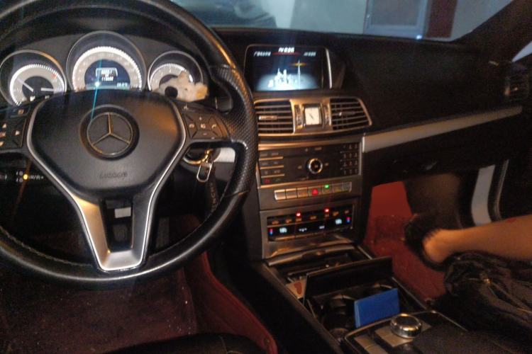 Used Mercedes-Benz E-Class 2014 E 200 Coupe Center Console