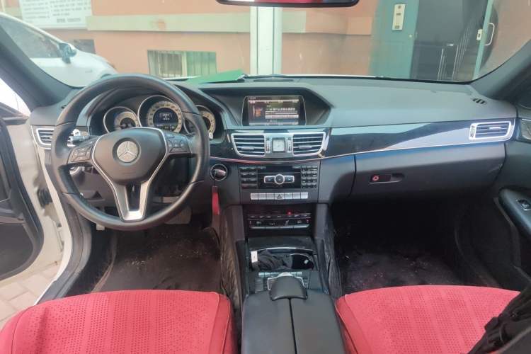 Used Mercedes-Benz E-Class 2014 Restyled E 260 L Sport Edition Center Console