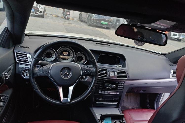 Used Mercedes-Benz E-Class 2014 E 200 Coupe Center Console