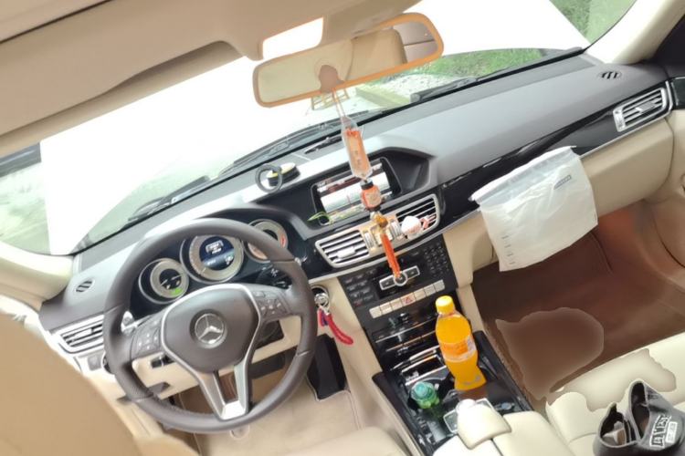 Used Mercedes-Benz E-Class 2014 Restyled E 260 L Sport Edition Center Console