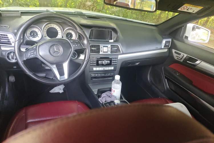 Used Mercedes-Benz E-Class 2014 E 200 Coupe Center Console