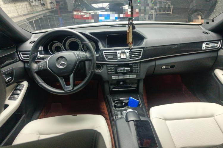 Used Mercedes-Benz E-Class 2014 Restyled E 260 L Sport Edition Center Console