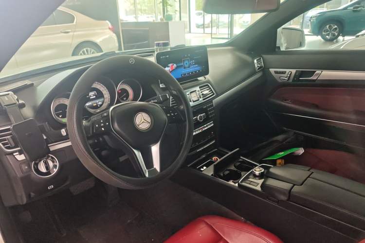 Used Mercedes-Benz E-Class 2014 E 200 Coupe Center Console