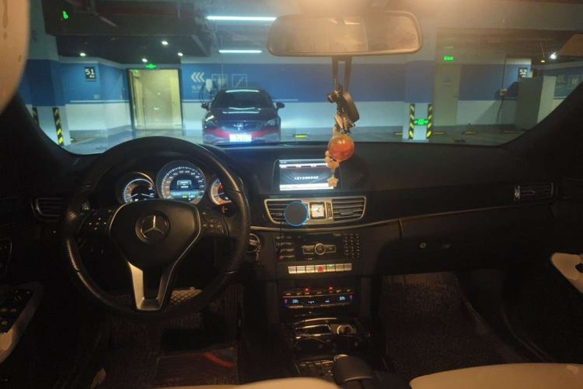 Used Mercedes-Benz E-Class 2014 Restyled E 260 L Sport Edition Center Console
