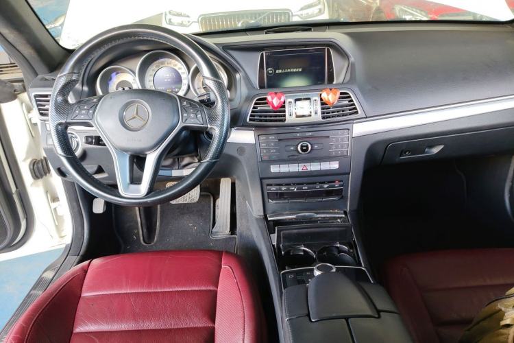 Used Mercedes-Benz E-Class 2014 E 200 Coupe Center Console