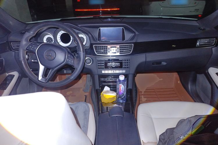 Used Mercedes-Benz E-Class 2014 Restyled E 260 L Sport Edition Center Console