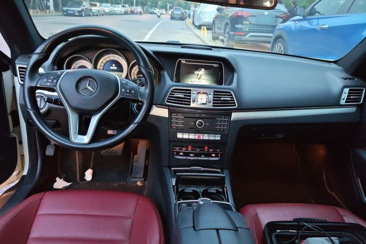 Used Mercedes-Benz E-Class 2014 E 200 Coupe Center Console