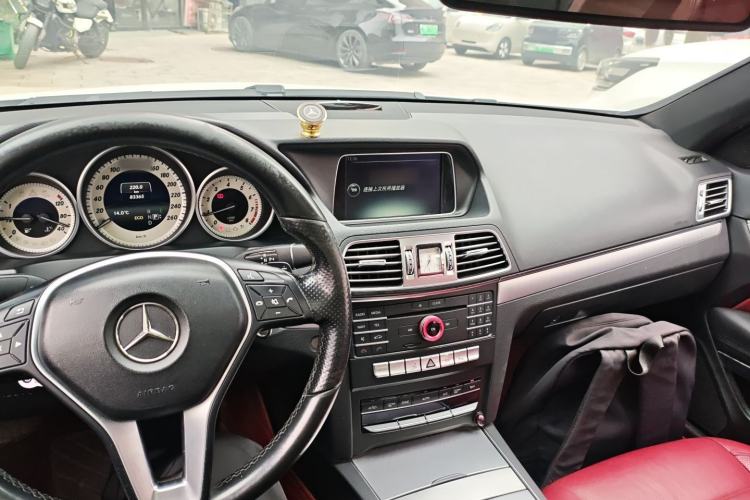 Used Mercedes-Benz E-Class 2014 E 200 Coupe Center Console