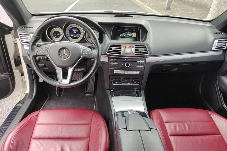 Used Mercedes-Benz E-Class 2014 E 260 Coupe Center Console