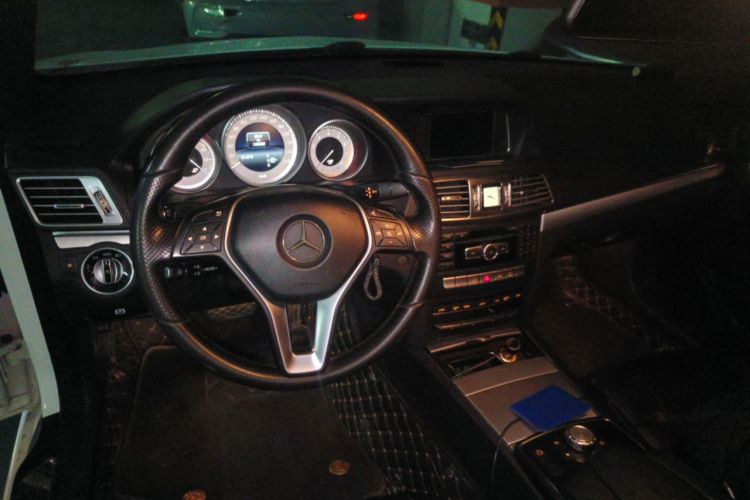 Used Mercedes-Benz E-Class 2014 E 200 Coupe Center Console
