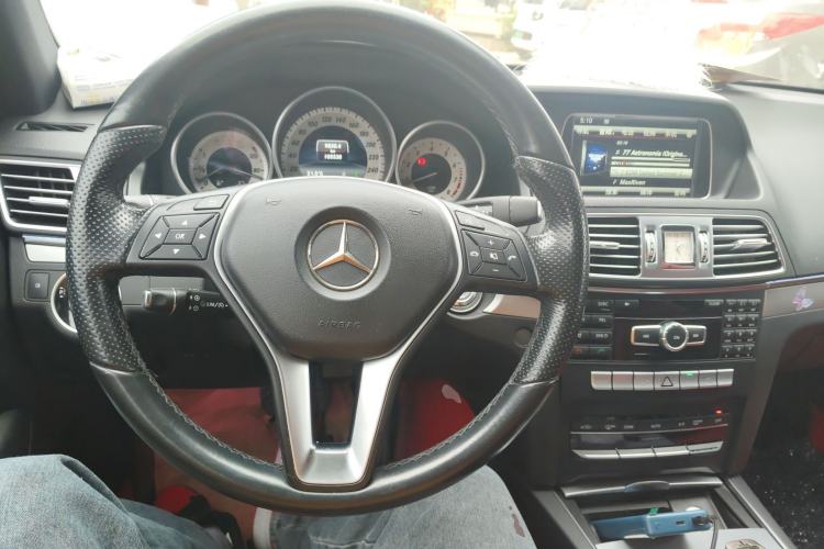 Used Mercedes-Benz E-Class 2014 E 260 Coupe Center Console