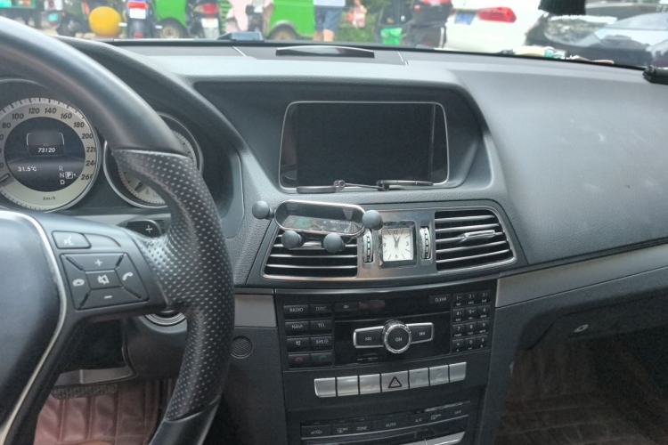 Used Mercedes-Benz E-Class 2014 E 260 Coupe Center Console