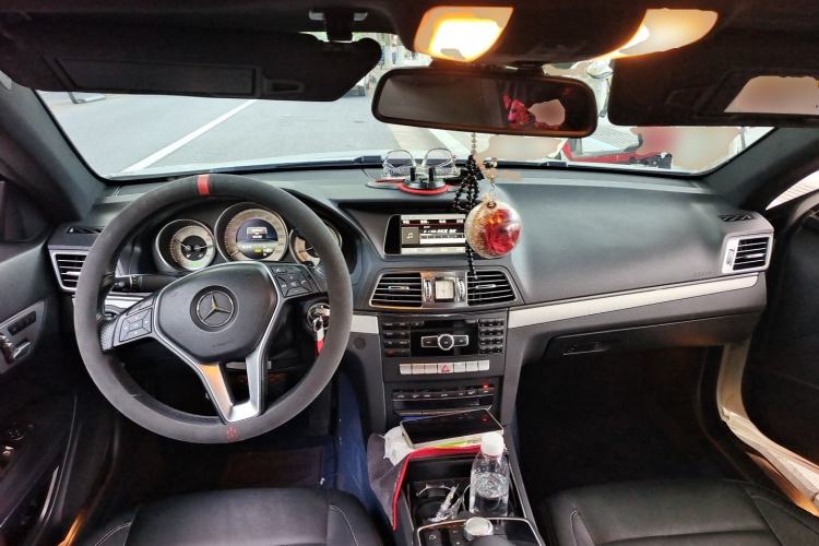 Used Mercedes-Benz E-Class 2014 E 200 Coupe Center Console