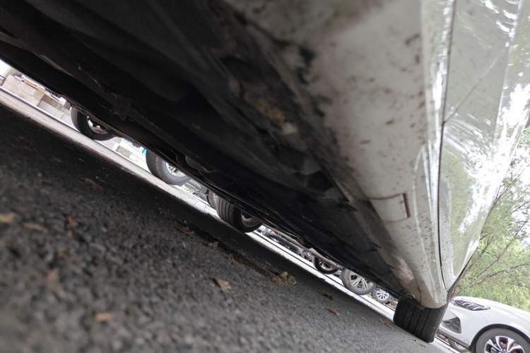 Used Mercedes-Benz E-Class 2014 Restyled E 300 L Sport Luxury Edition Chassis Front Left