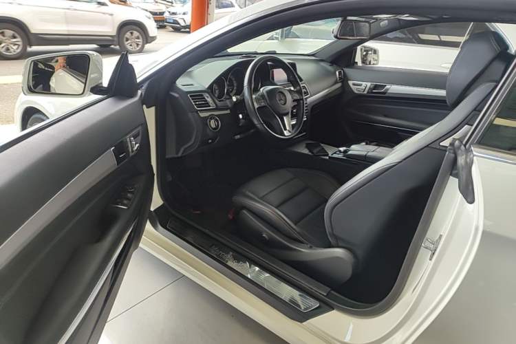 Used Mercedes-Benz E-Class 2014 E 200 Coupe Driver Seat