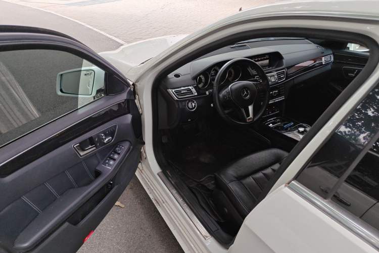 Used Mercedes-Benz E-Class 2014 Restyled E 300 L Sport Luxury Edition Driver Seat