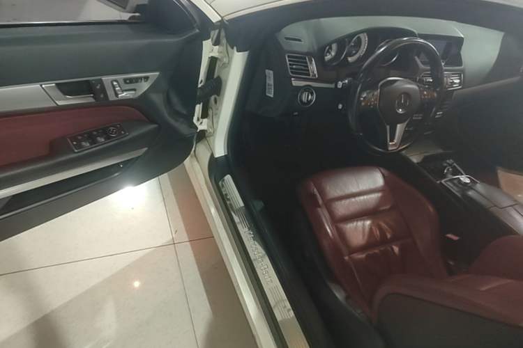 Used Mercedes-Benz E-Class 2014 E 200 Coupe Driver Seat
