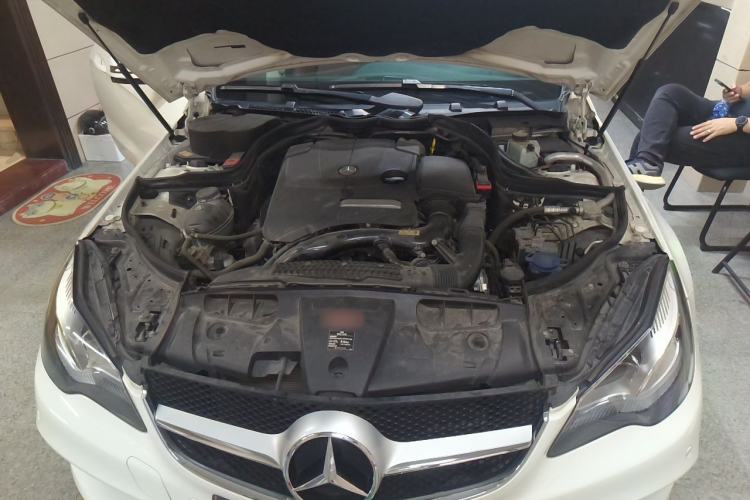 Used Mercedes-Benz E-Class 2014 E 200 Coupe Engine Bay
