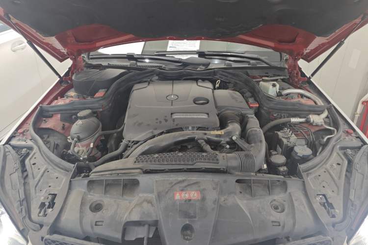 Used Mercedes-Benz E-Class 2014 E 200 Coupe Engine Bay