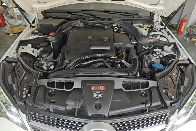 Used Mercedes-Benz E-Class 2014 E 260 Coupe Engine Bay