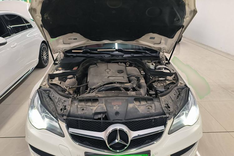 Used Mercedes-Benz E-Class 2014 E 200 Coupe Engine Bay