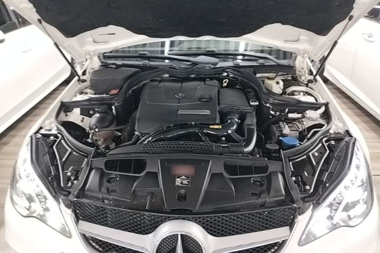 Used Mercedes-Benz E-Class 2014 E 200 Coupe Engine Bay