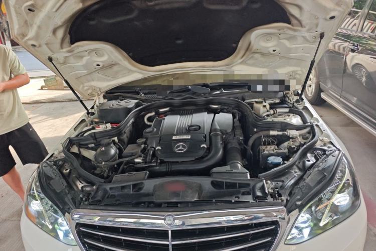 Used Mercedes-Benz E-Class 2014 E 260 L Luxury Model Engine Bay