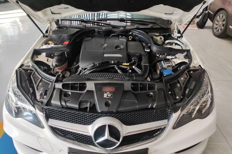 Used Mercedes-Benz E-Class 2014 E 260 Coupe Engine Bay