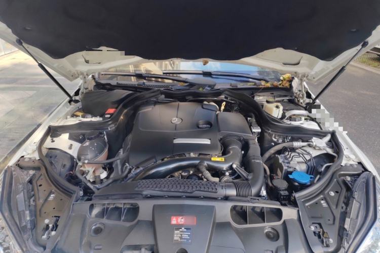 Used Mercedes-Benz E-Class 2014 E 260 Coupe Engine Bay