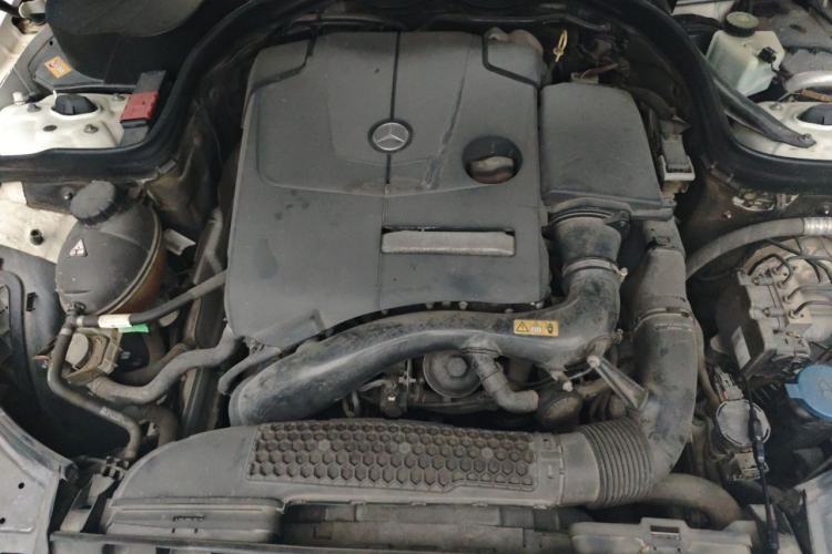Used Mercedes-Benz E-Class 2014 E 200 Coupe Engine Bay