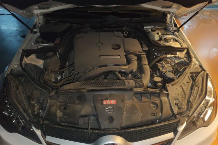 Used Mercedes-Benz E-Class 2014 E 260 Coupe Engine Bay