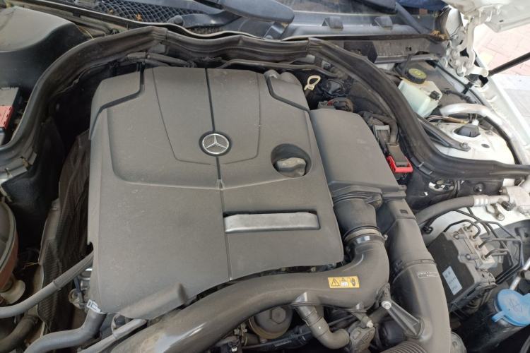 Used Mercedes-Benz E-Class 2014 E 200 Coupe Engine Bay
