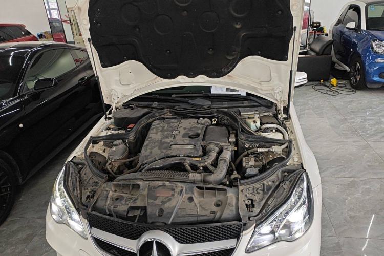 Used Mercedes-Benz E-Class 2014 E 260 Coupe Engine Bay
