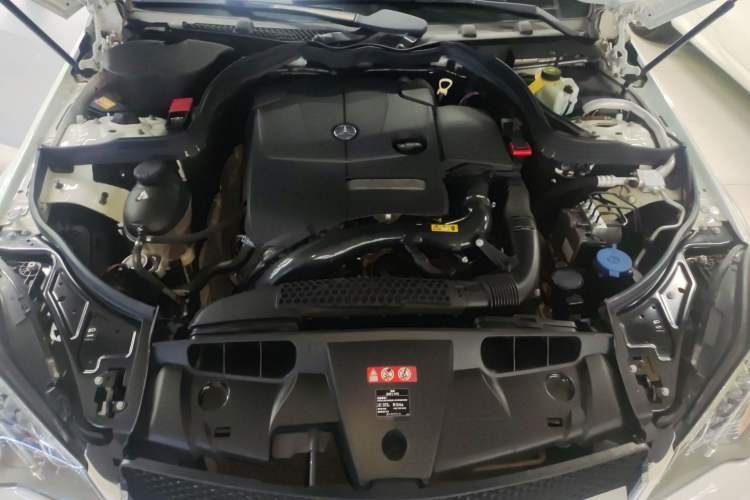 Used Mercedes-Benz E-Class 2014 E 260 Coupe Engine Bay