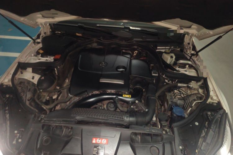 Used Mercedes-Benz E-Class 2014 E 200 Coupe Engine Bay