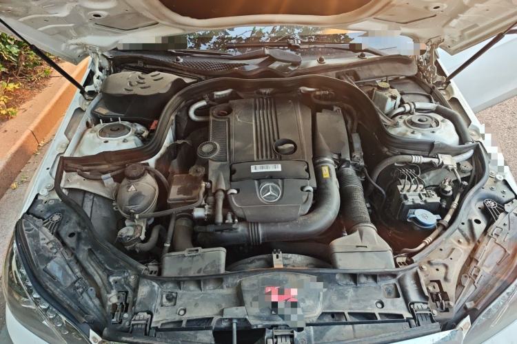 Used Mercedes-Benz E-Class 2014 E 260 L Engine Bay