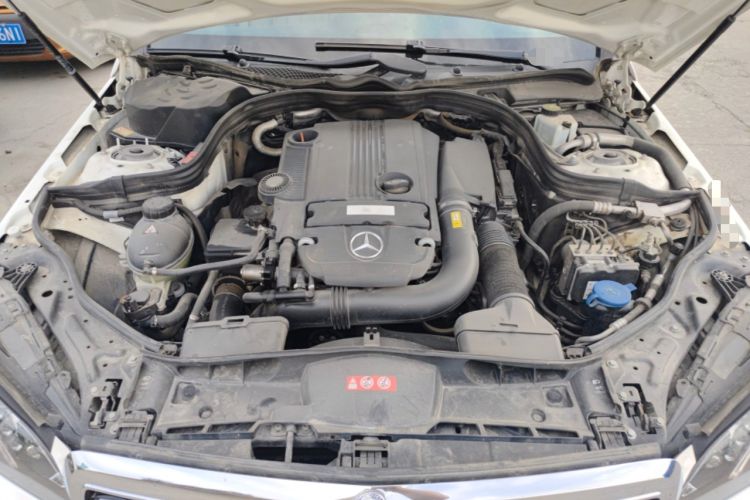 Used Mercedes-Benz E-Class 2014 Facelifted E 260 L Luxury Edition Engine Bay