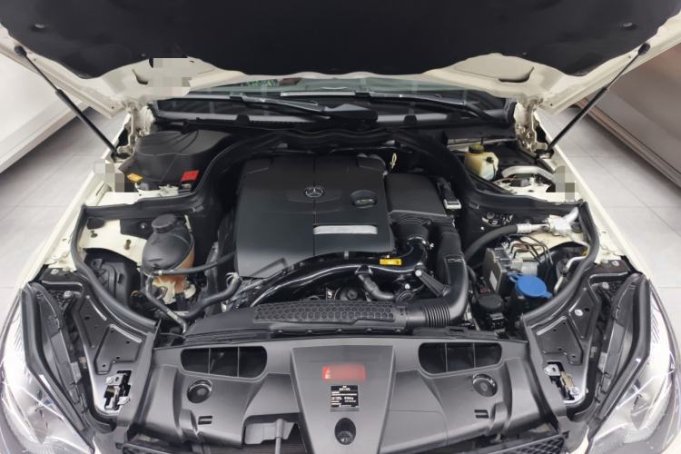 Used Mercedes-Benz E-Class 2014 E 200 Coupe Engine Bay