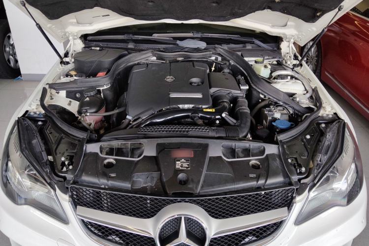 Used Mercedes-Benz E-Class 2014 E 200 Coupe Engine Bay