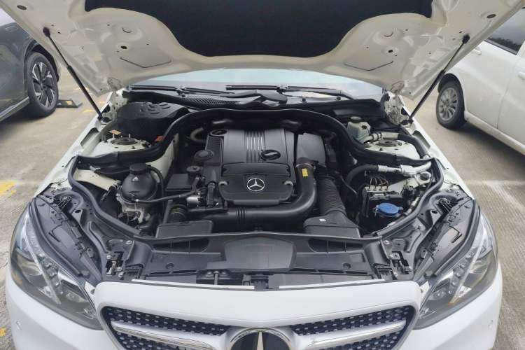 Used Mercedes-Benz E-Class 2014 E 260 L Sport Edition Engine Bay