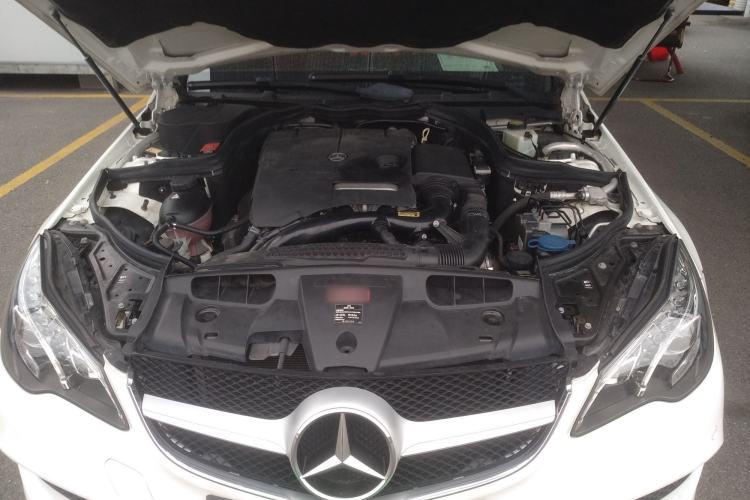 Used Mercedes-Benz E-Class 2014 E 260 Coupe Engine Bay