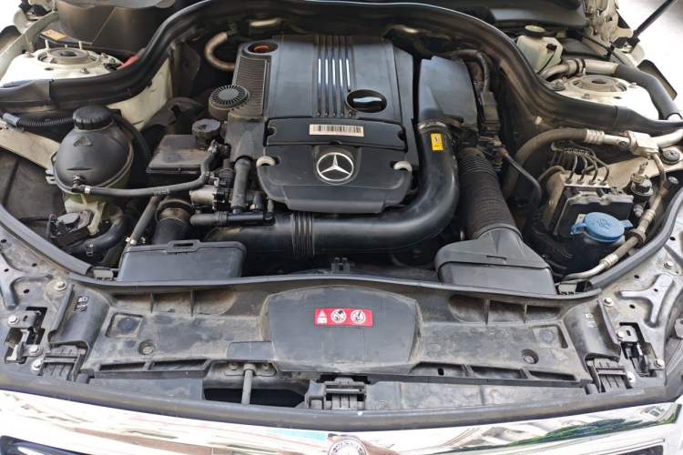 Used Mercedes-Benz E-Class 2014 E 260 L Engine Bay