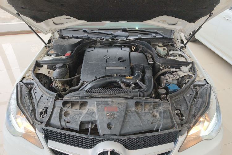 Used Mercedes-Benz E-Class 2014 E 200 Coupe Engine Bay