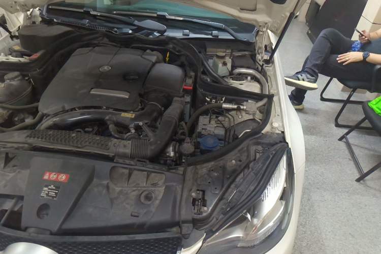 Used Mercedes-Benz E-Class 2014 E 200 Coupe Engine Bay Left