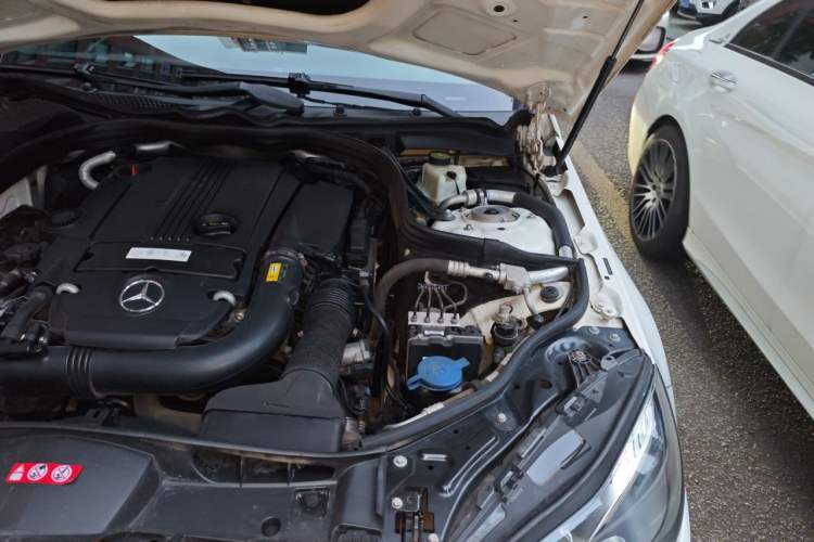 Used Mercedes-Benz E-Class 2014 E 260 L Sport Edition Engine Bay Left